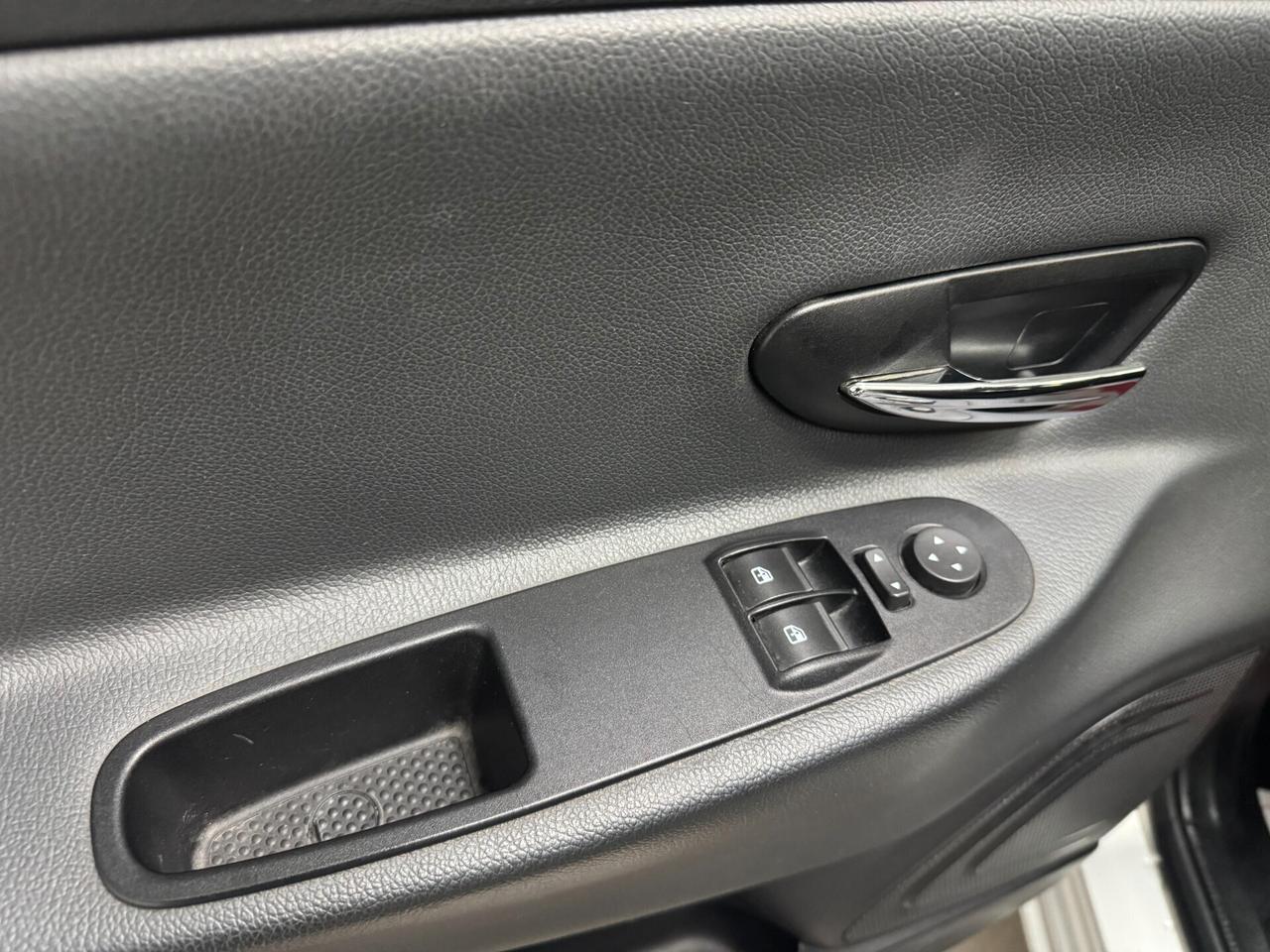 Lancia Ypsilon / 1.2cc 69cv /Benzina/ neopatentati