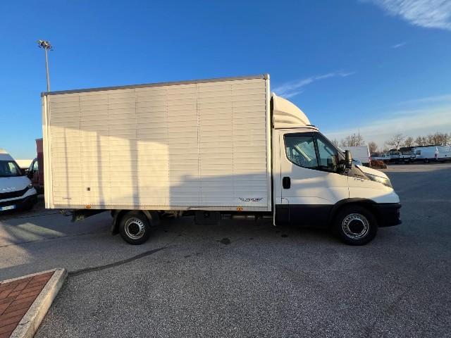 IVECO DAILY 35S16H3.0 BOX