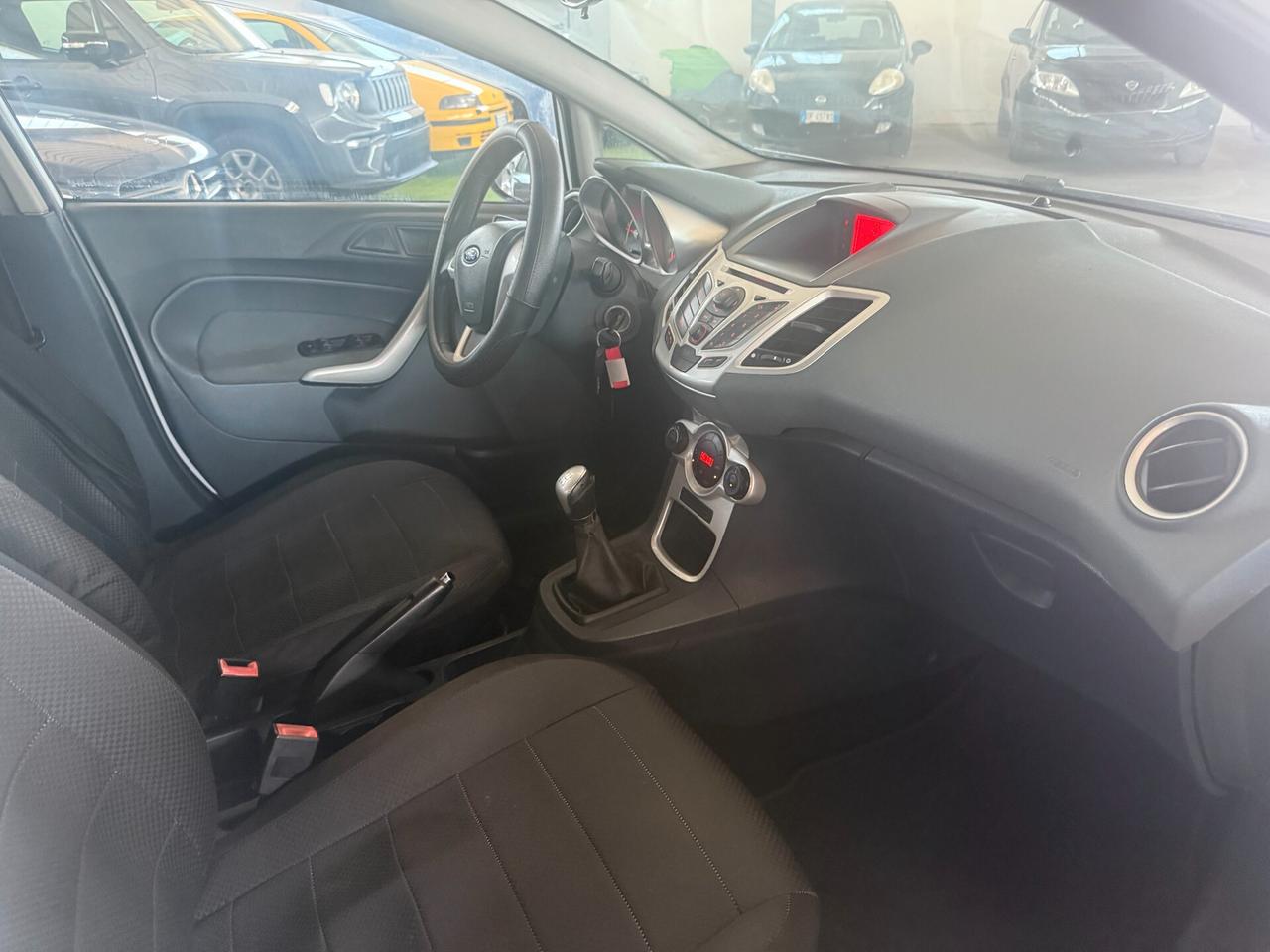 Ford Fiesta 1.4 TDCi 68CV 5 porte Titanium