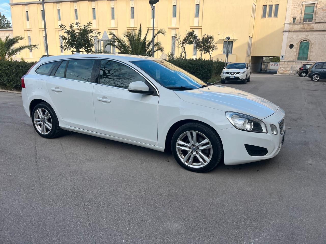 Volvo V60 D2 1.6 Diesel Full Optional