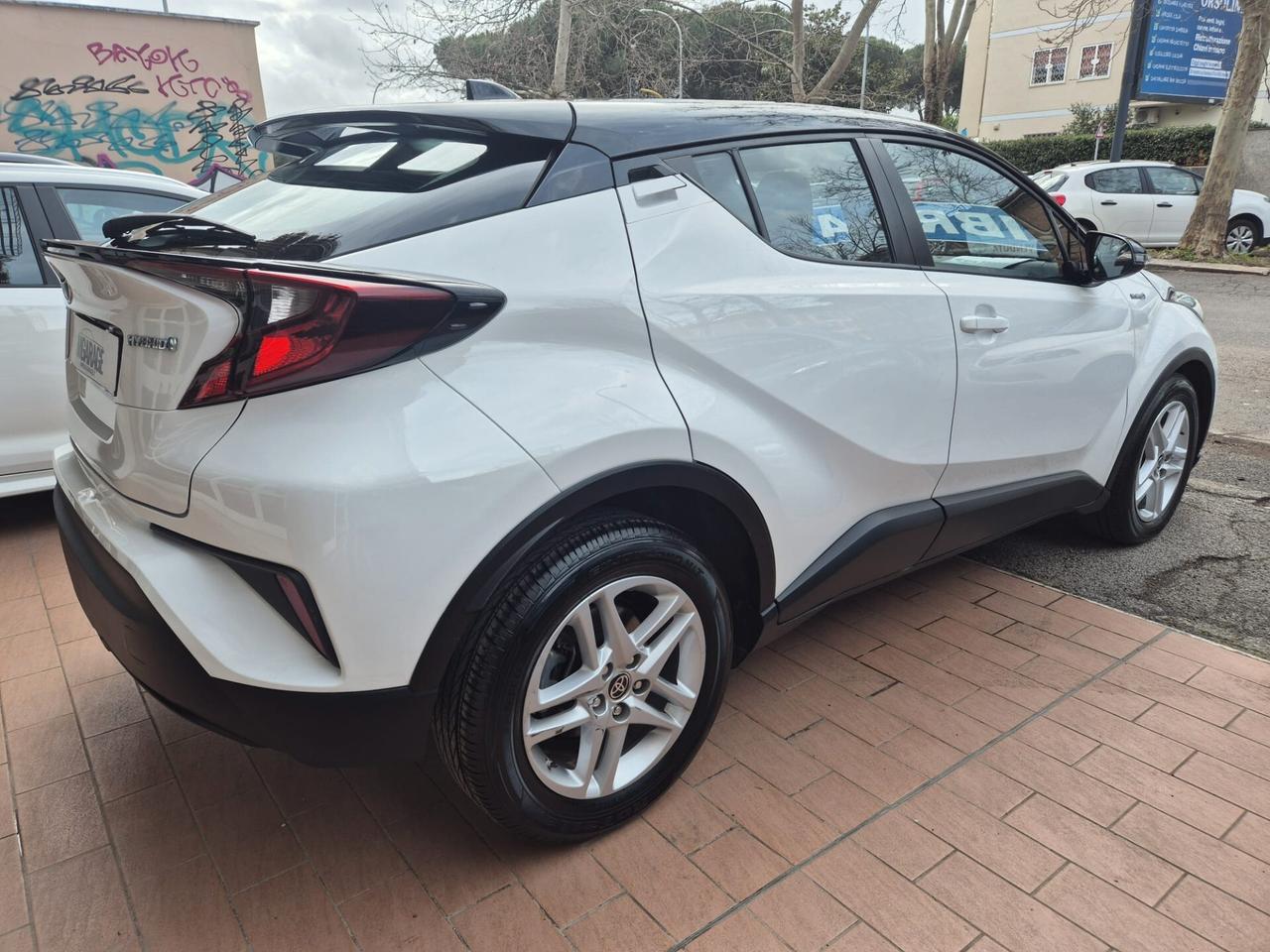 Toyota C-HR 1.8 Hybrid E-CVT Business