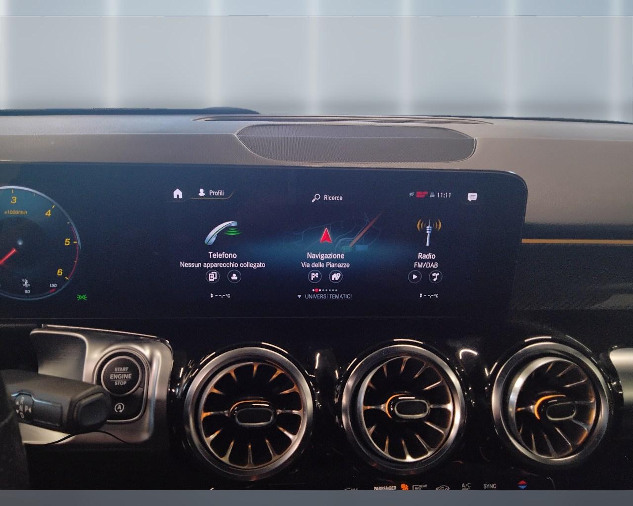 Mercedes-Benz GLB - X247 2019 - GLB 180 d Premium auto