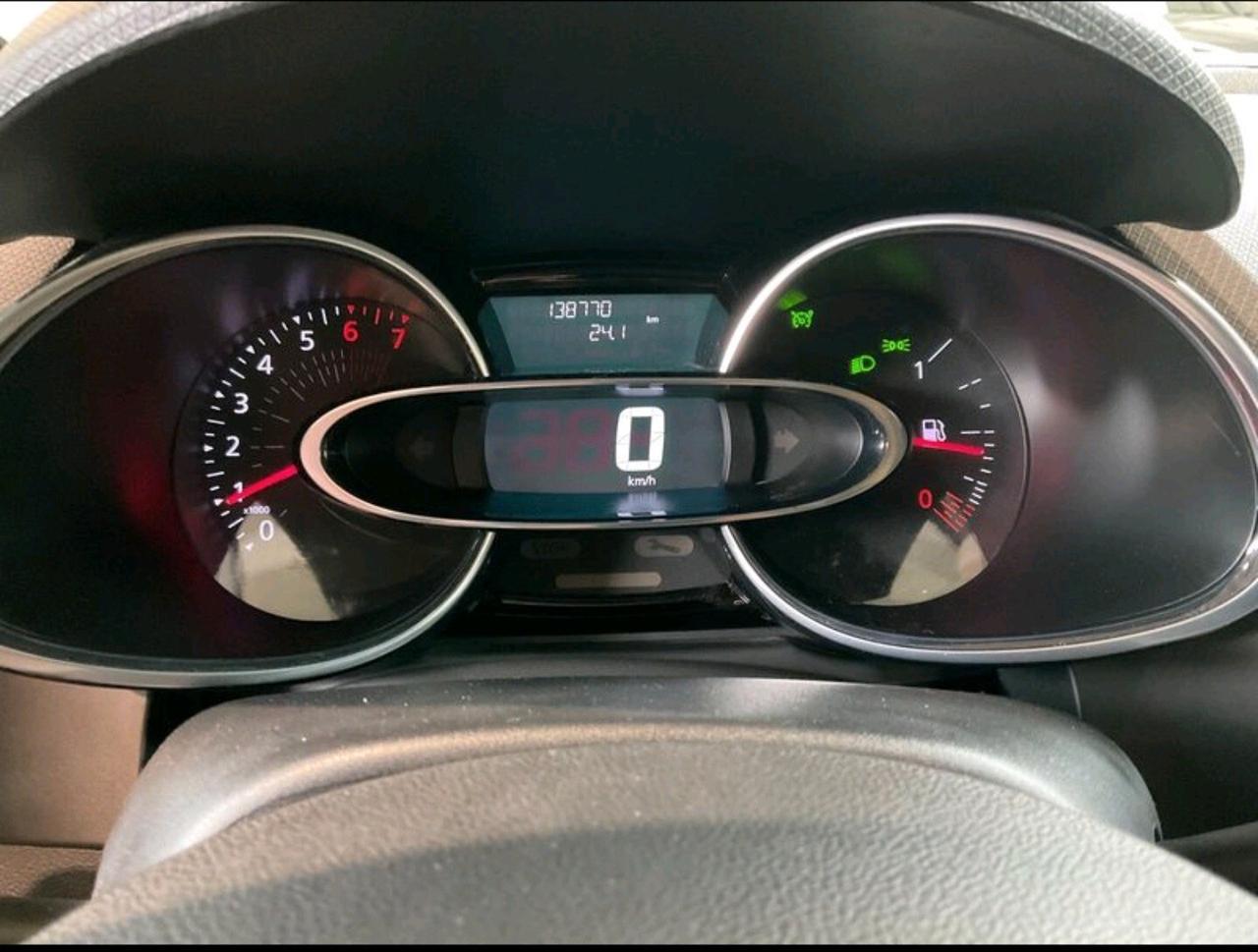 Renault Clio TCe 12V 90 CV 5 porte Moschino Zen