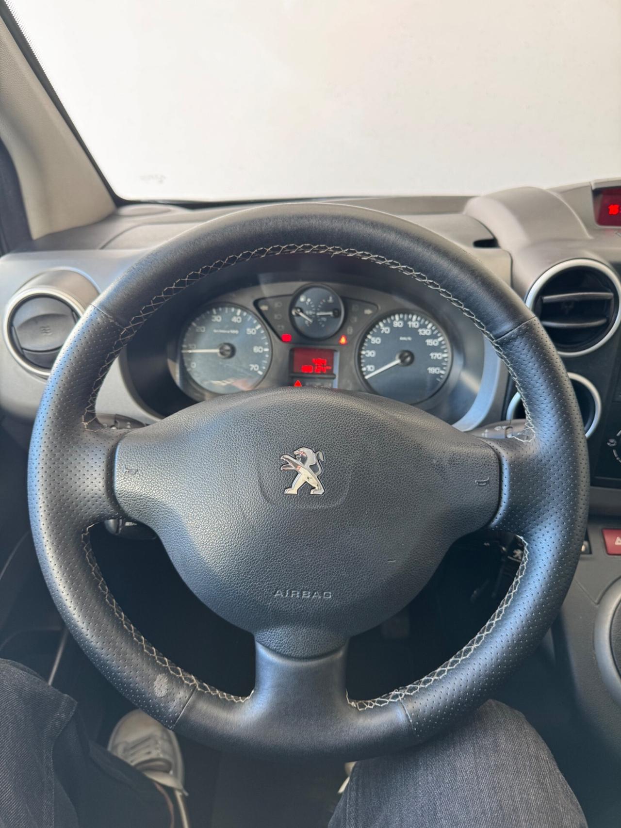 Peugeot Partner Tepee BlueHDi 100 Outdoor