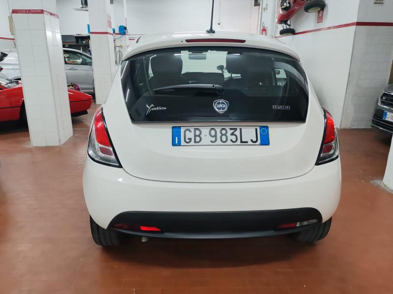 Lancia Ypsilon 1.0 hybrid Silver 70 cv 5 posti