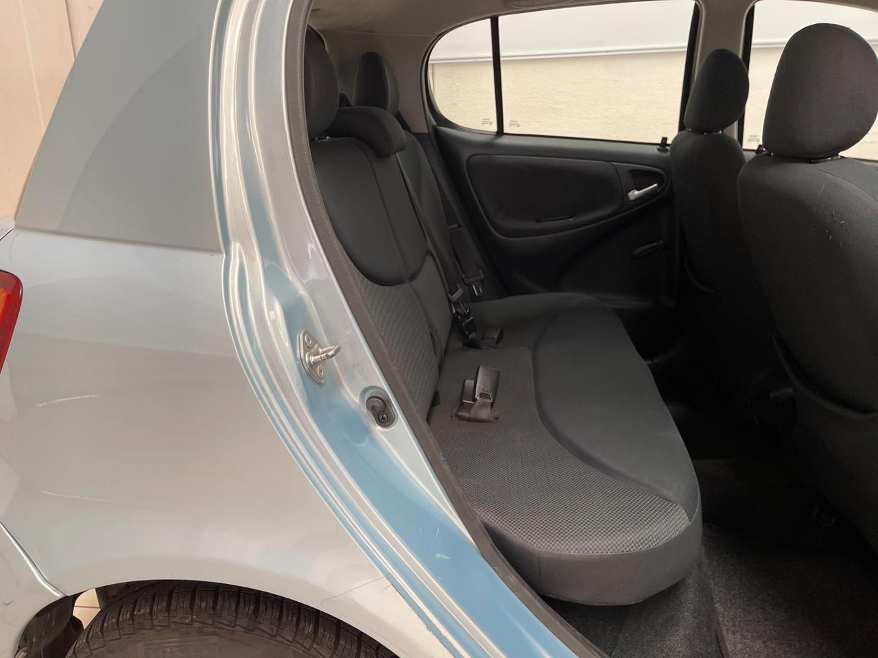 Toyota Yaris 1.0 Sol Blue 5porte-Unico Proprietario-Ok Neopatentati-LEGGI SOTTO