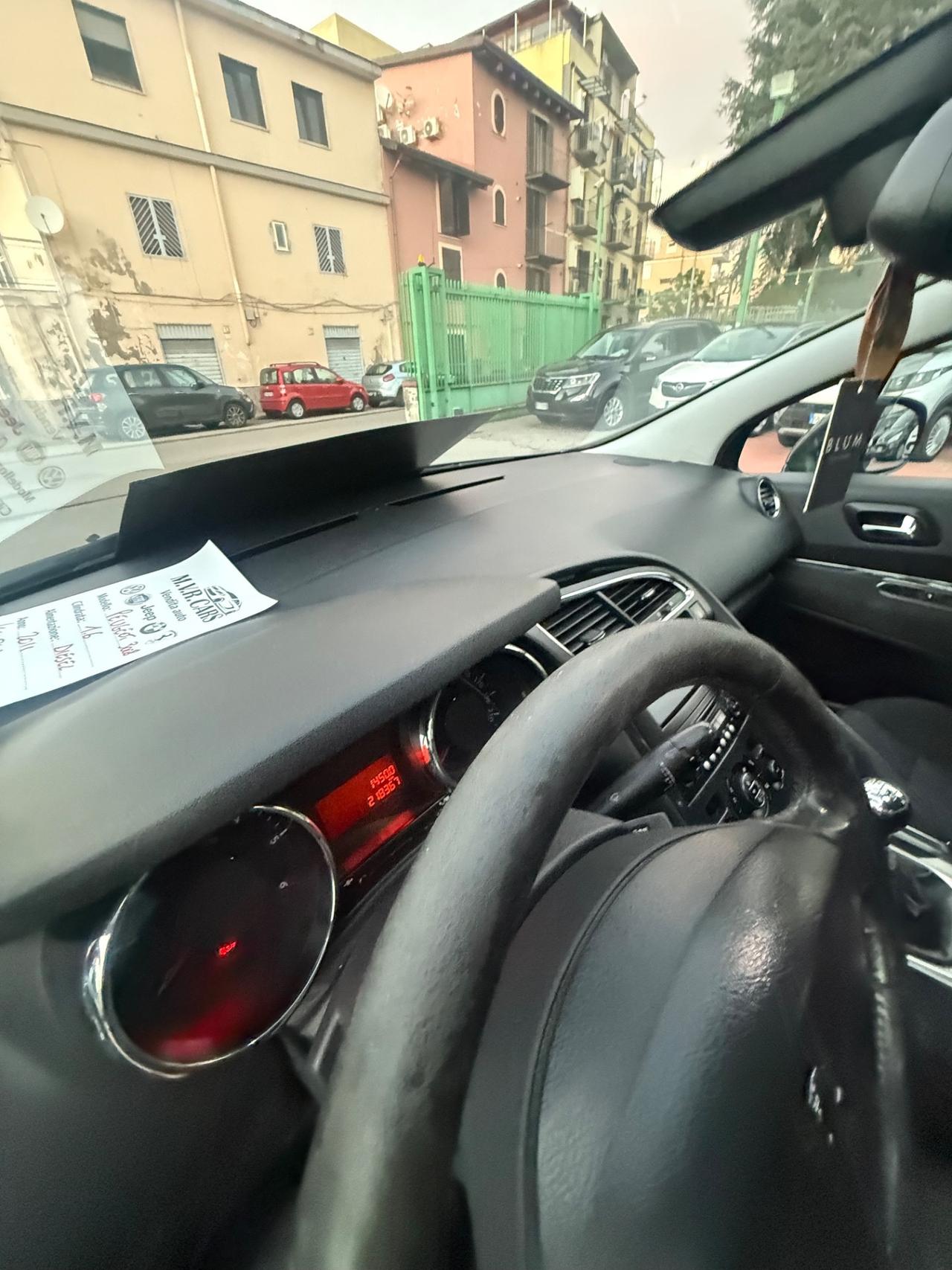 Peugeot 3008 1.6 HDi 112CV Business