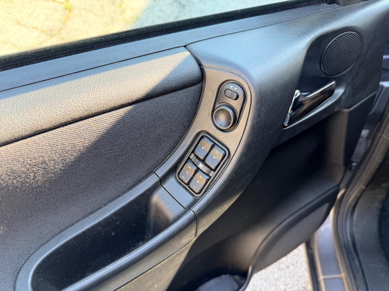 Opel Zafira 1.6benzina 101cv 7 POSTI