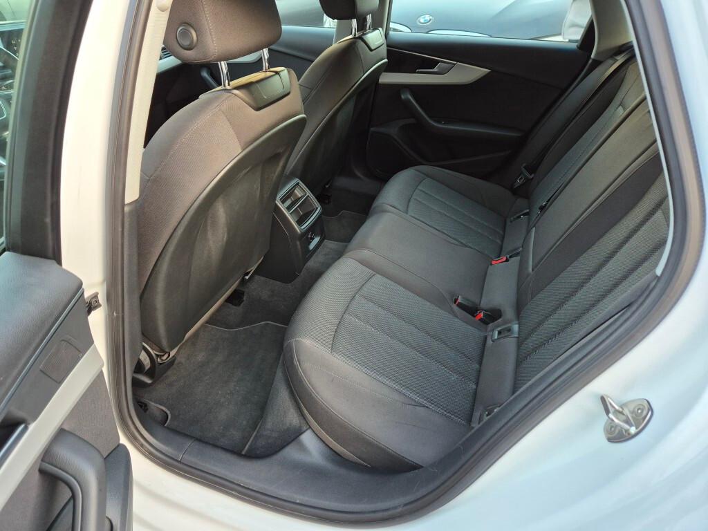 Audi A4 Avant 2.0 TDI S-tronic Business mild hybrid