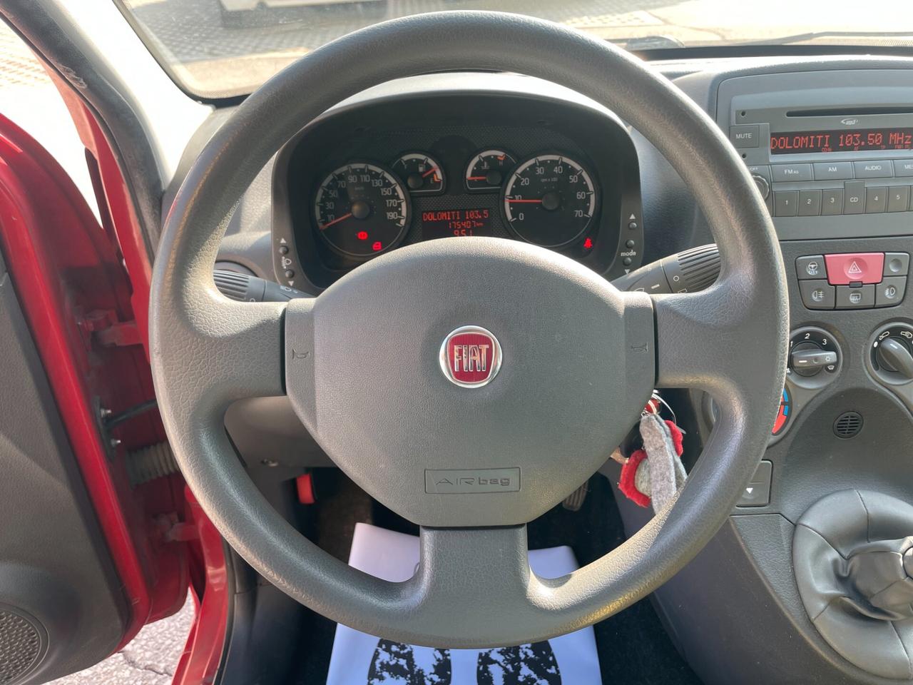 Fiat Panda 4x4 1.3 MJT 16V DPF Climbing