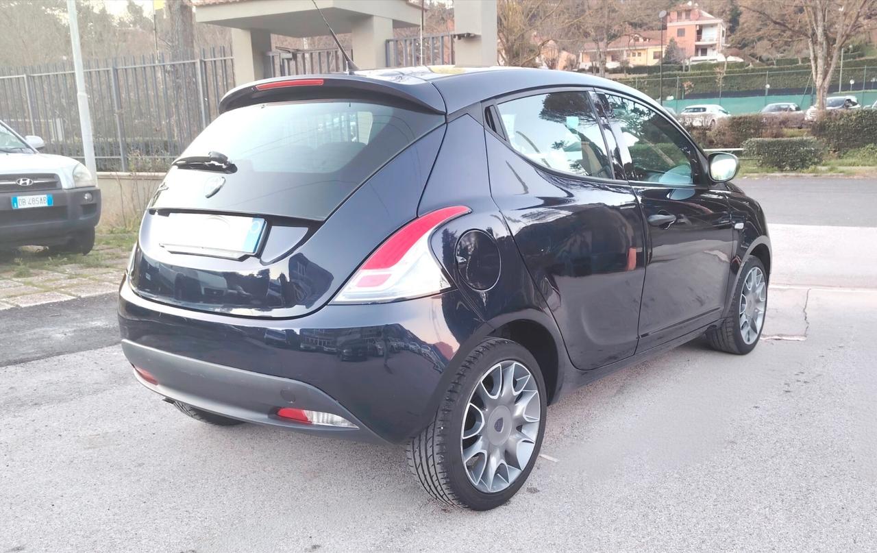 Lancia Ypsilon 1.2 69 CV 5 porte S&S Platinum