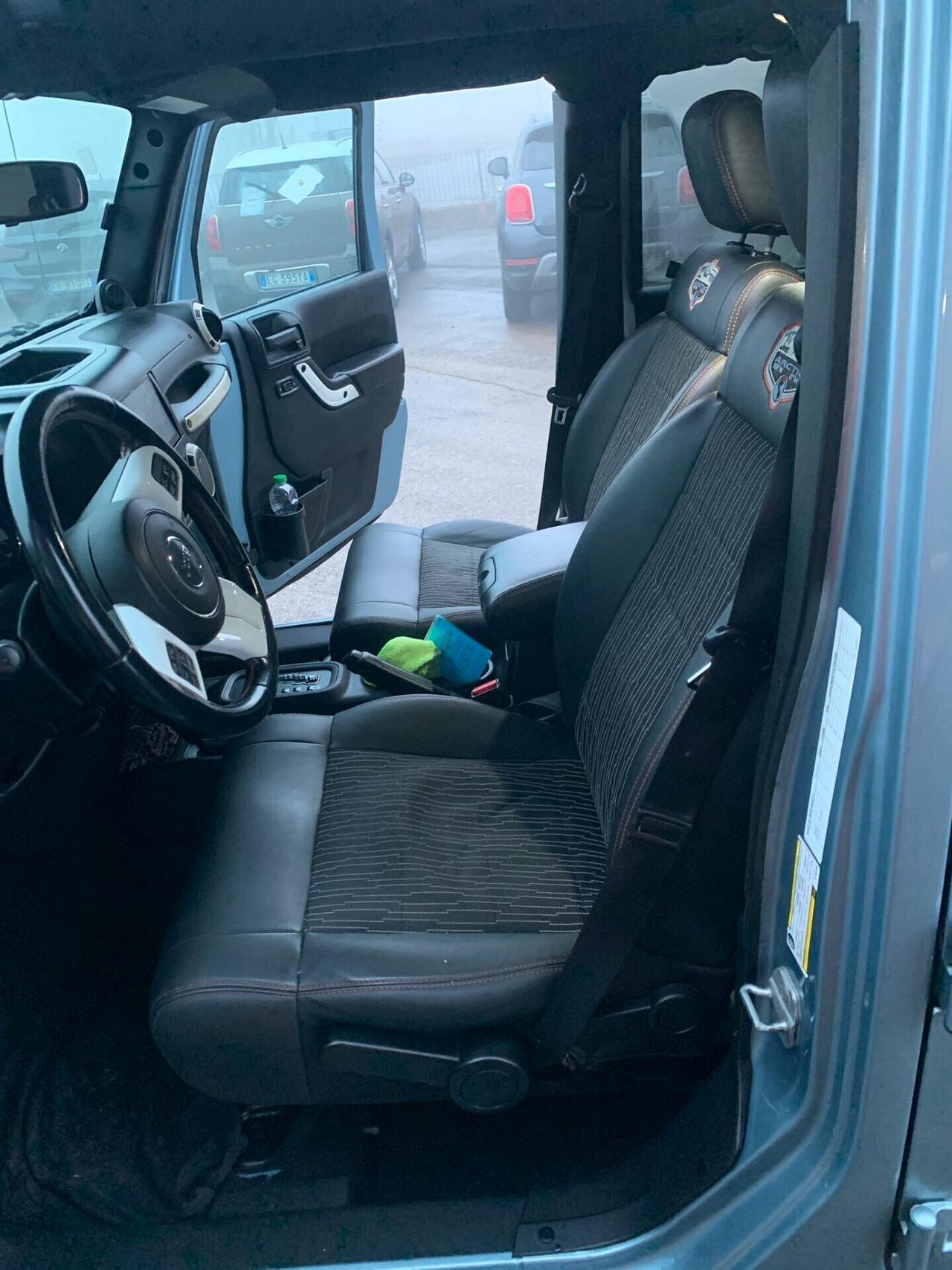 Jeep Wrangler unlimited artic-tdi-200 cv-4x4-con ridotte-full optionals-completamente manutentato