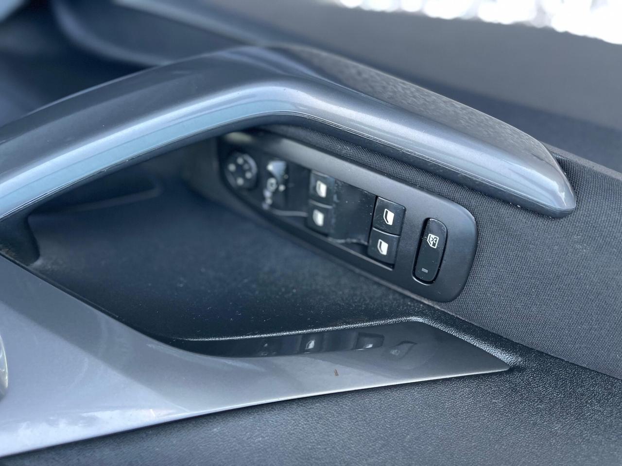 Peugeot 2008 PureTech 82 Allure 2018