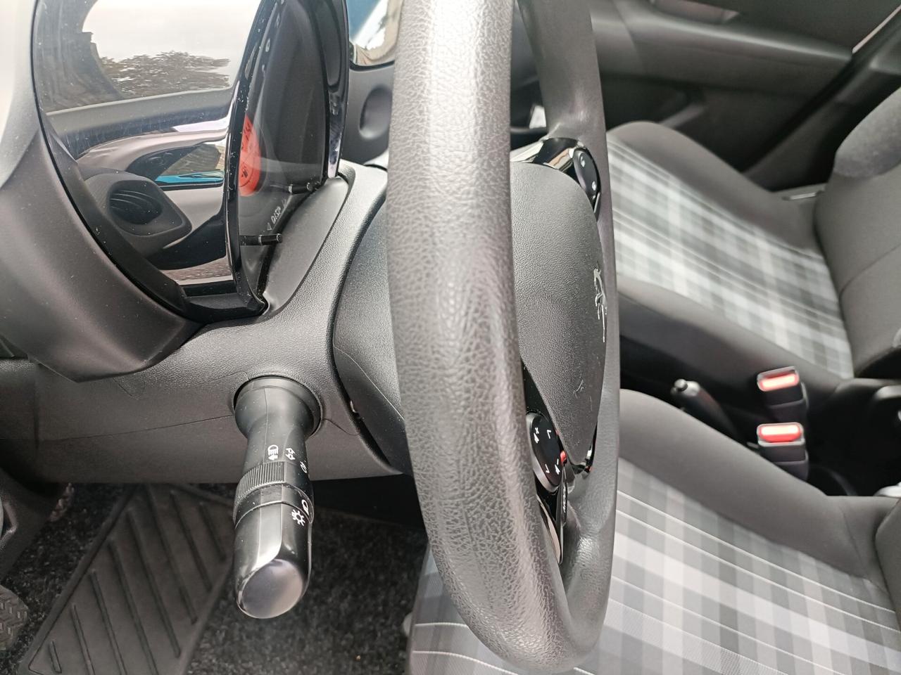 Peugeot 108 VTi 72 S&S 5 porte Allure