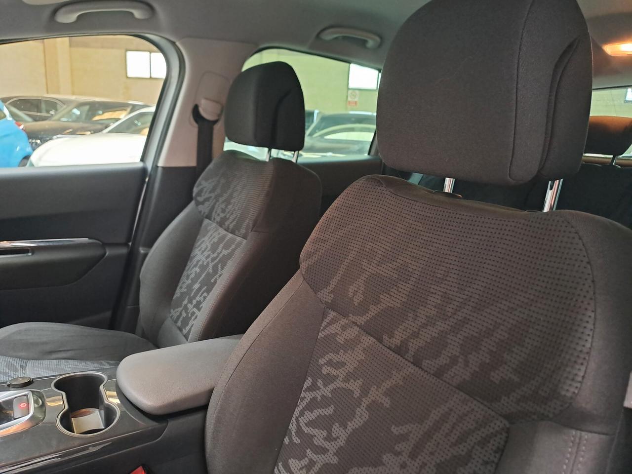 PEUGEOT 3008 1.6 HDI