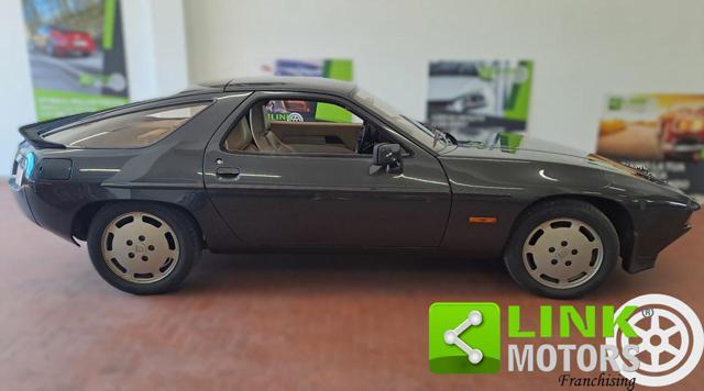 PORSCHE 928 S