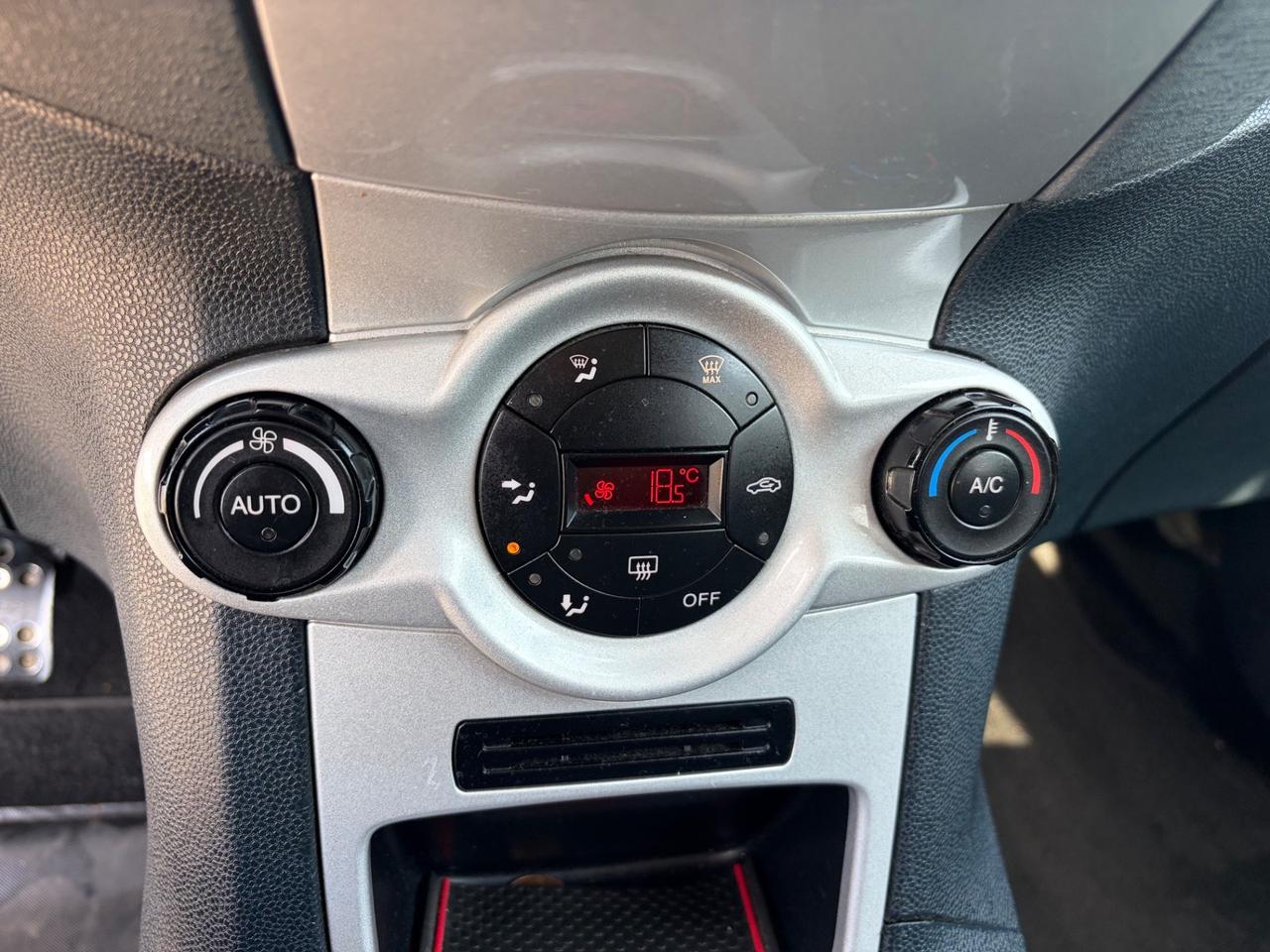 Ford Fiesta 1.4 TDCi 2010 Titanium x neopatentati