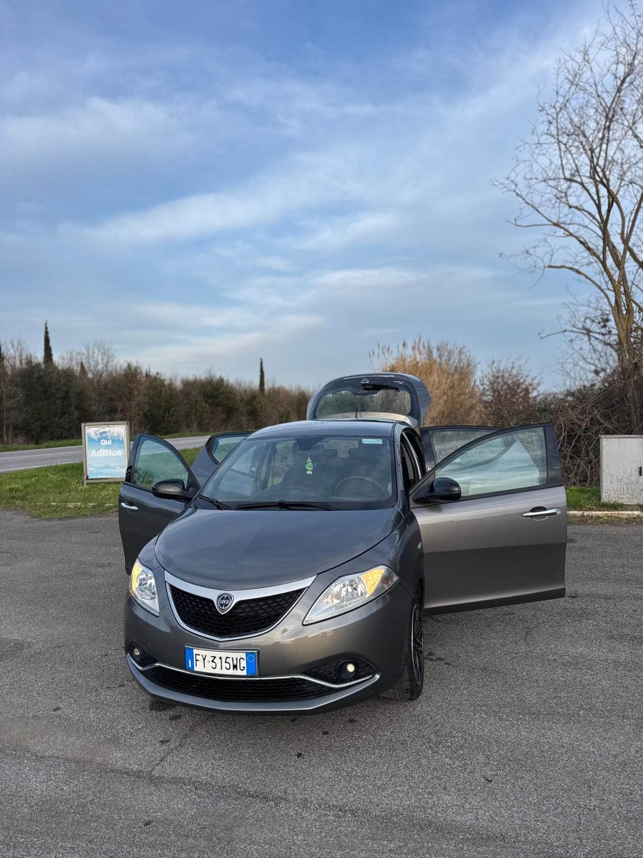Lancia Ypsilon 1.2 69 CV 5 porte GPL Ecochic Gold