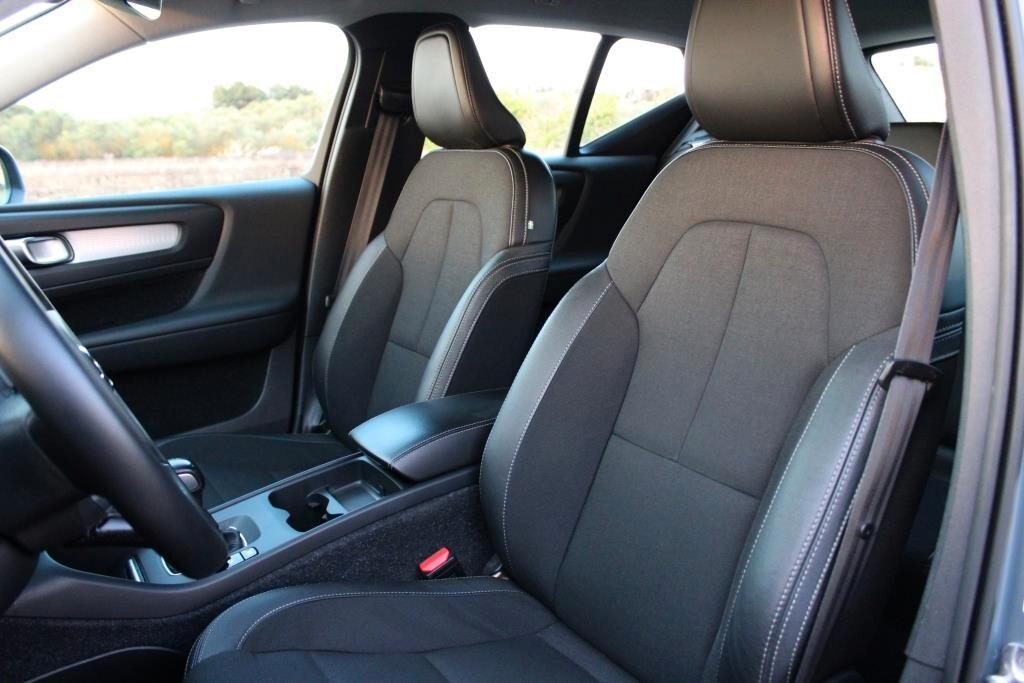 VOLVO XC40 D3 Momentum *FULL LED *Carplay