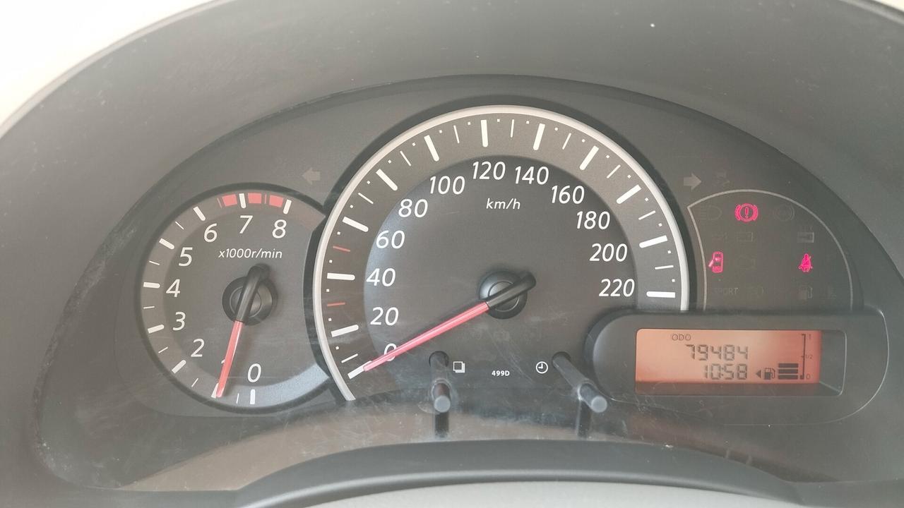 NISSAN MICRA 1.2 BENZ 79.000 KM-2011
