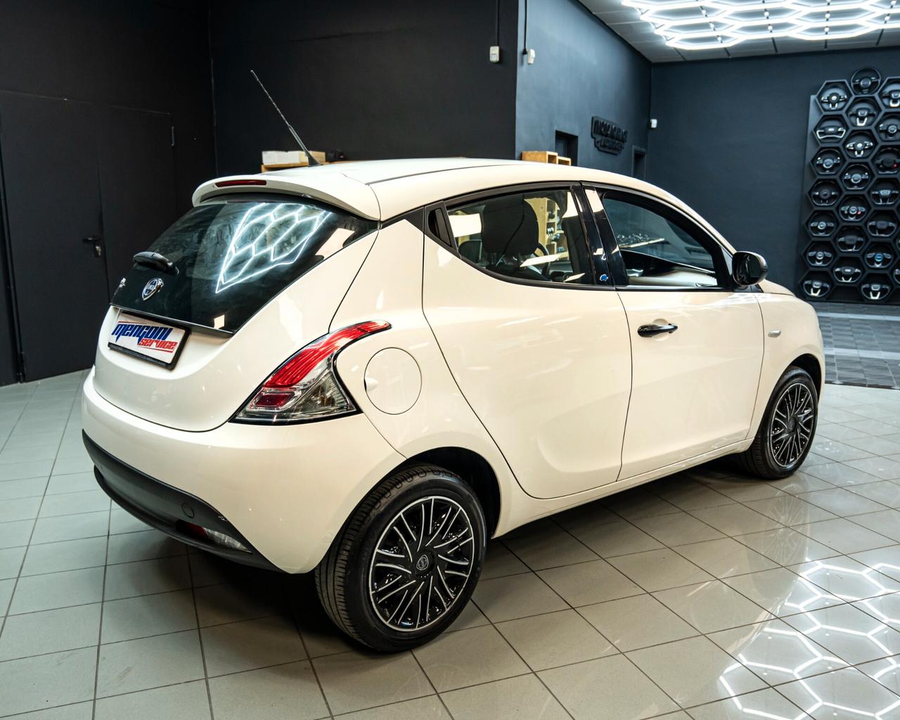 Lancia Ypsilon 1.2 69 CV 5 porte S&S Elefantino Blu