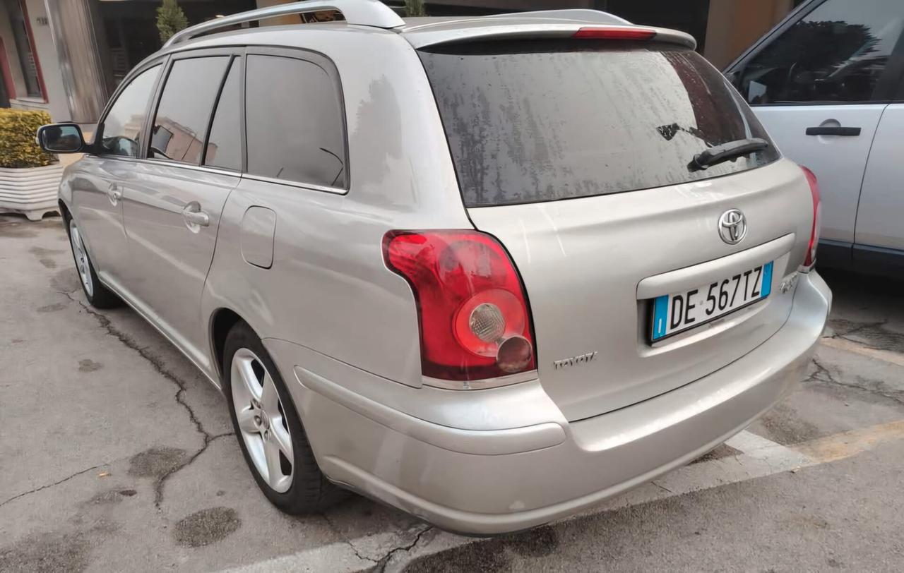 Toyota Avensis 2.2 D-4D 16V Station Wagon