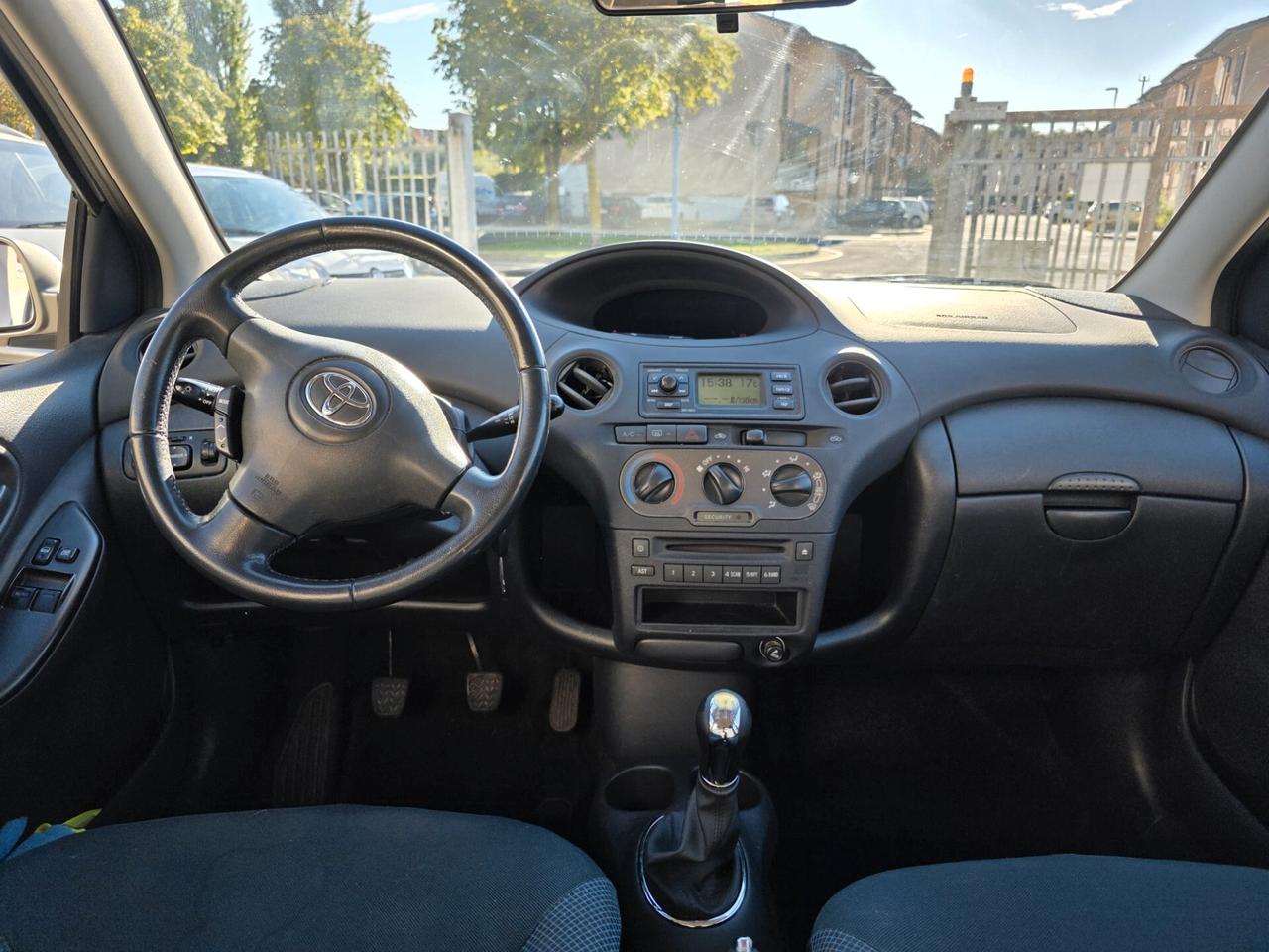 Toyota Yaris 1.0 5 porte