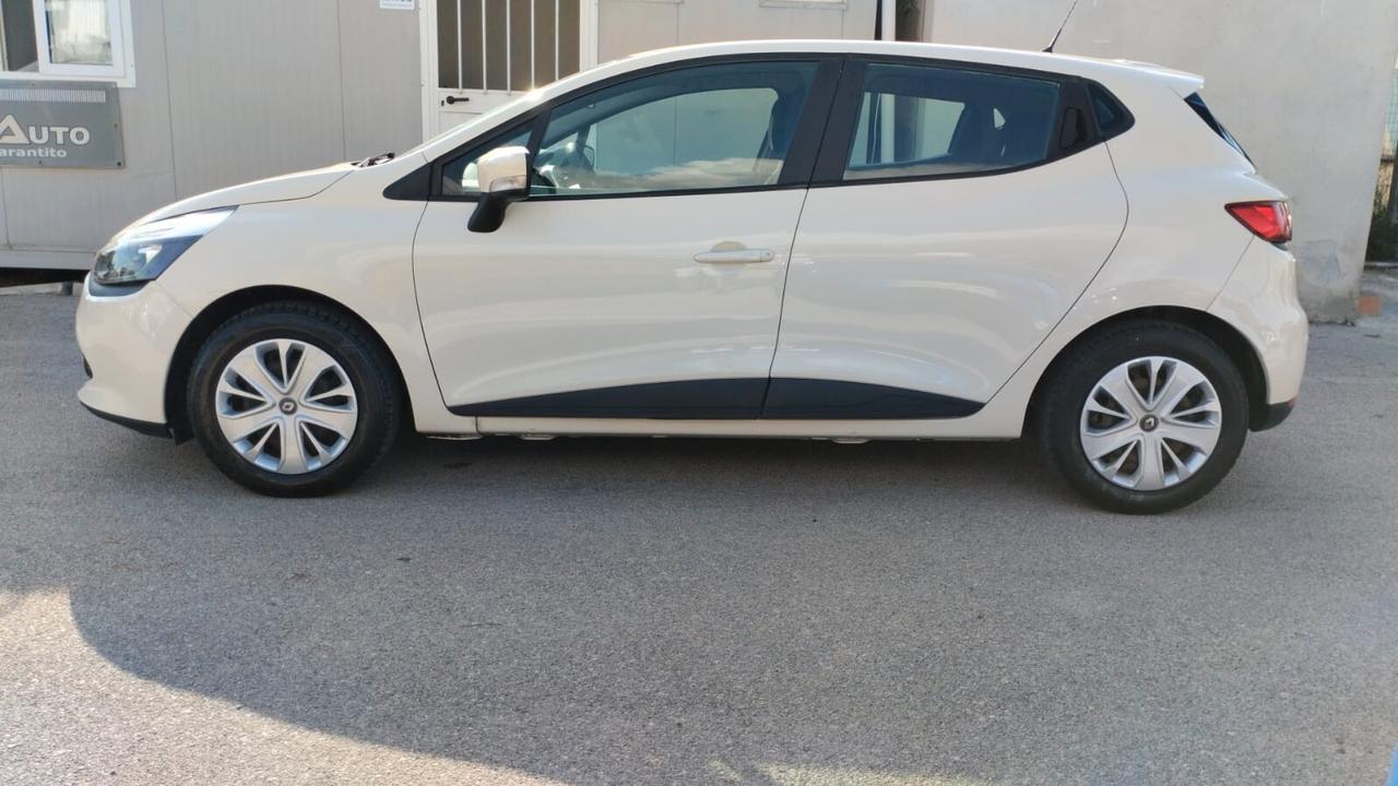 Renault Clio 1.2 75CV 5 porte Zen