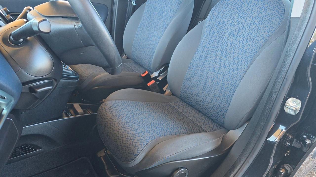 Lancia Ypsilon 1.0 FireFly 5 porte S&S Hybrid Gold