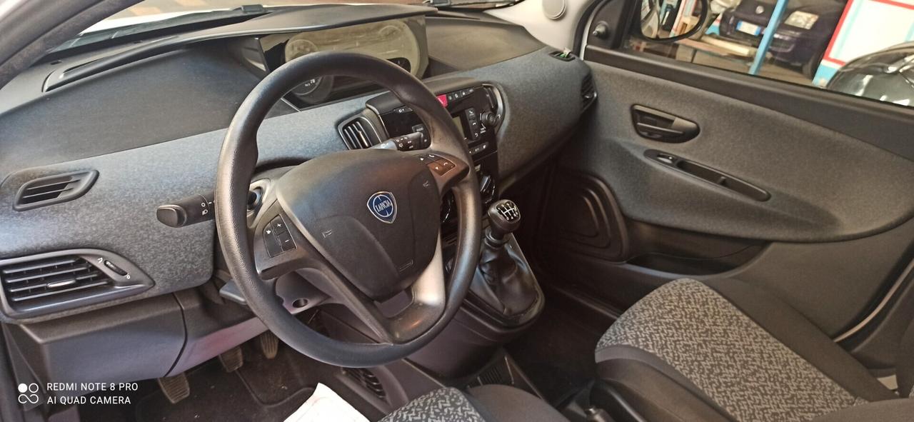 Lancia Ypsilon 1.0 FireFly 5 porte S&S Hybrid Ecochic Gold km 66.000