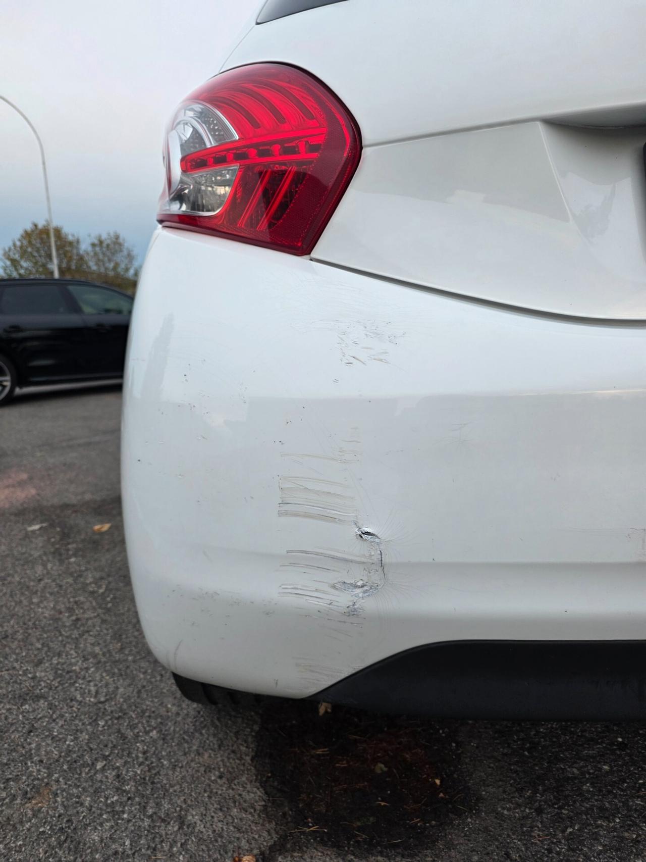 Peugeot 208 1.4 HDi 68 CV 5 porte Active