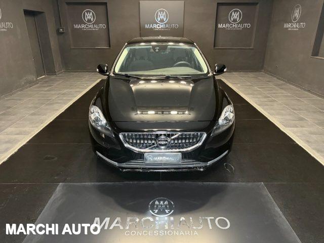 VOLVO V40 T2 Plus