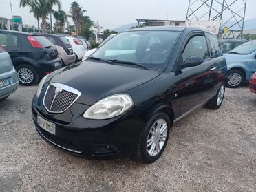 Lancia Ypsilon 1.3 MJT 75 CV Platino