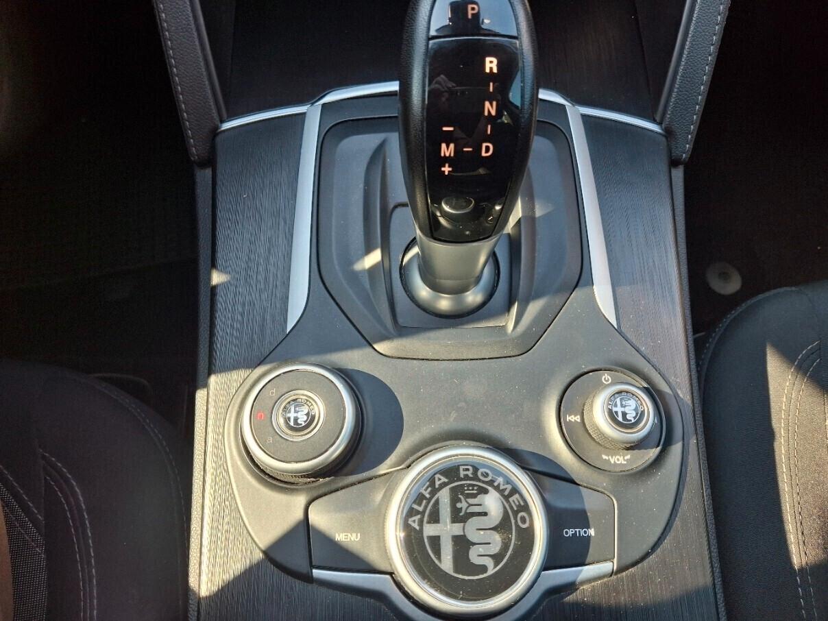 Alfa Romeo Stelvio 2.2 Turbodiesel 190 CV AT8 Q4 B-Tech