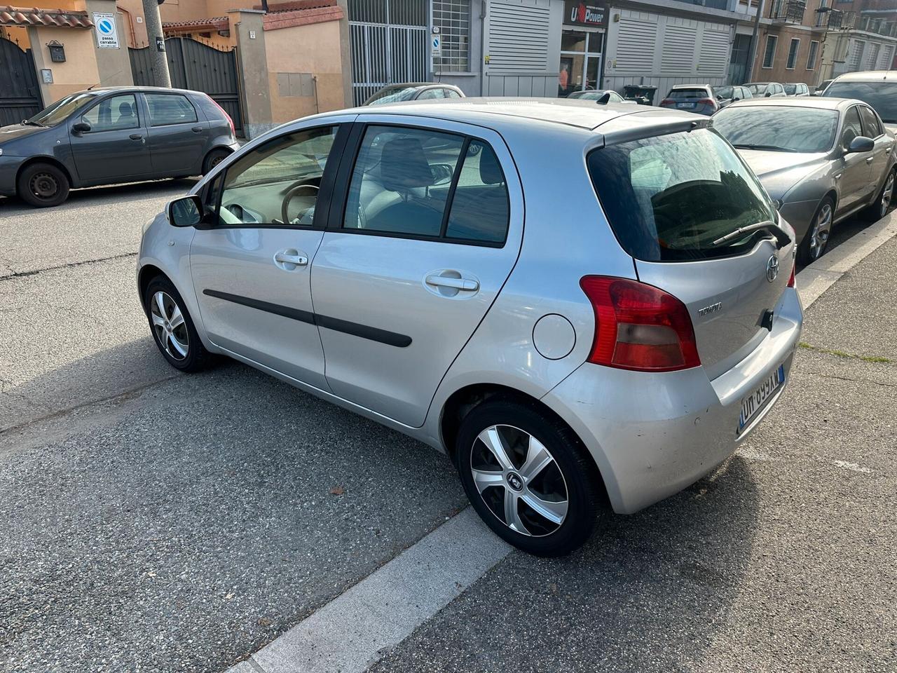 Toyota Yaris 1.0 5 porte Sol