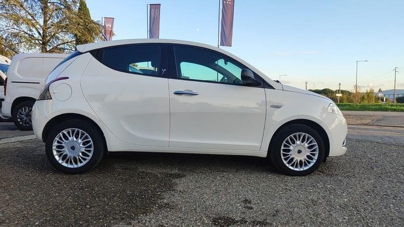 Lancia Ypsilon Ypsilon 1.2 69 CV 5 porte Silver
