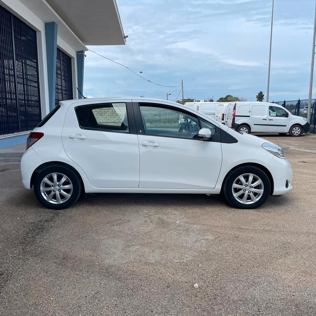 Toyota Yaris 1.0 5 porte Active