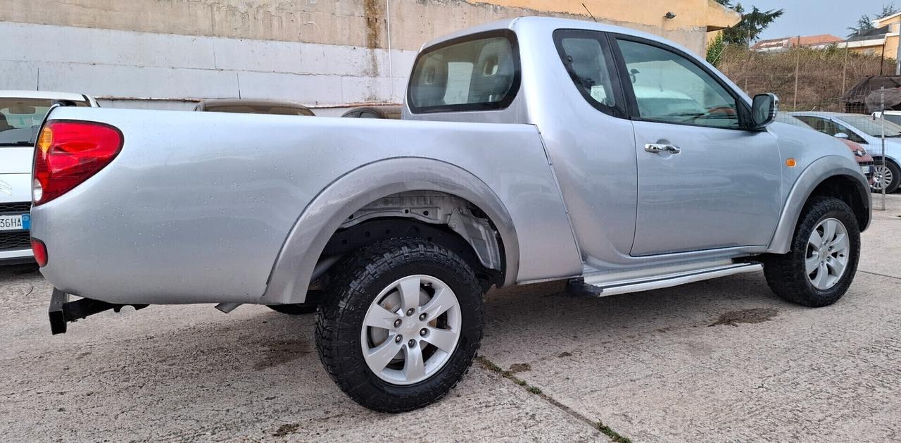 Mitsubishi L200 2.5 DI-D/136CV Club Cab Invite