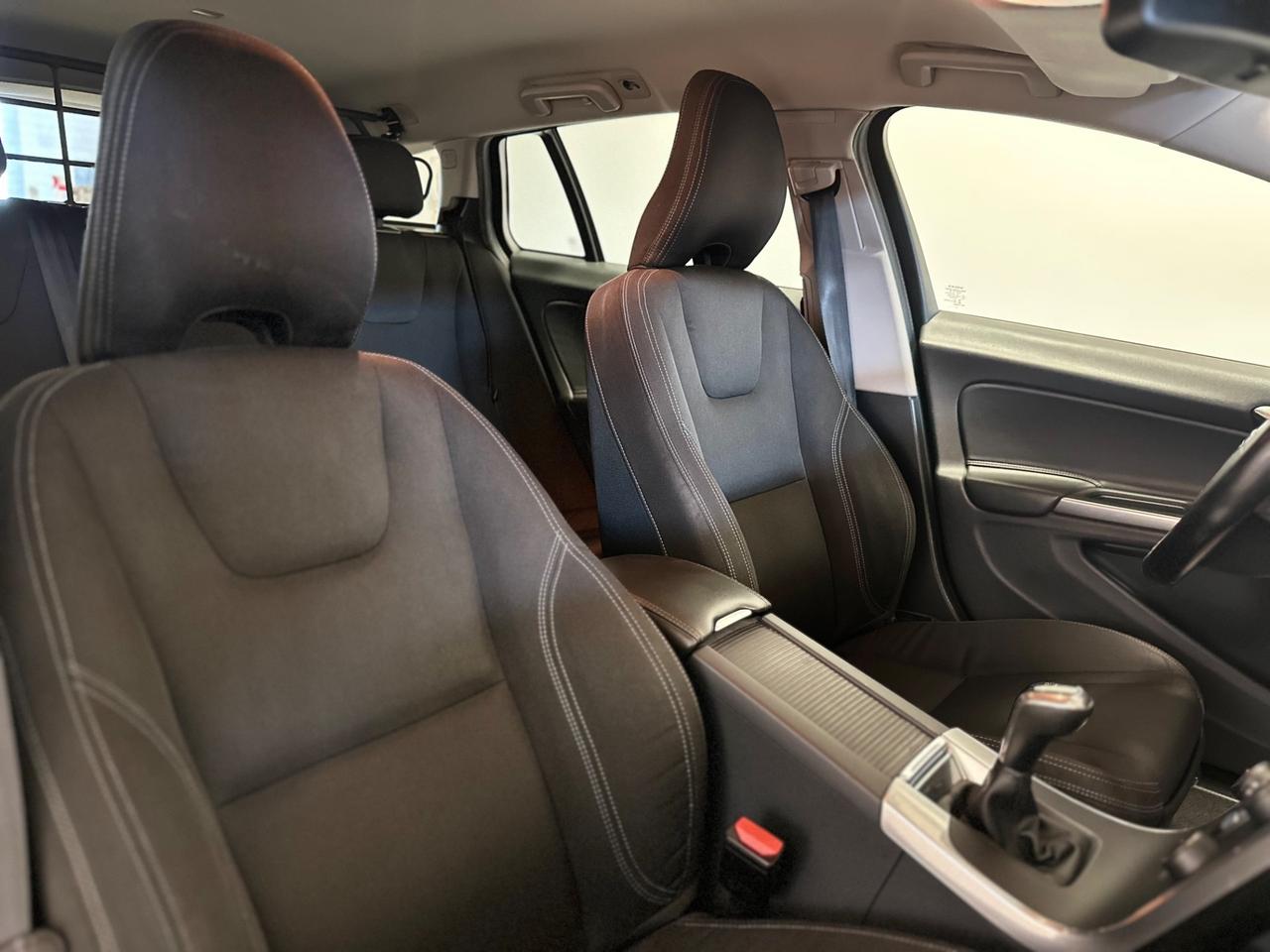 Volvo V60 D2 Momentum EURO 6