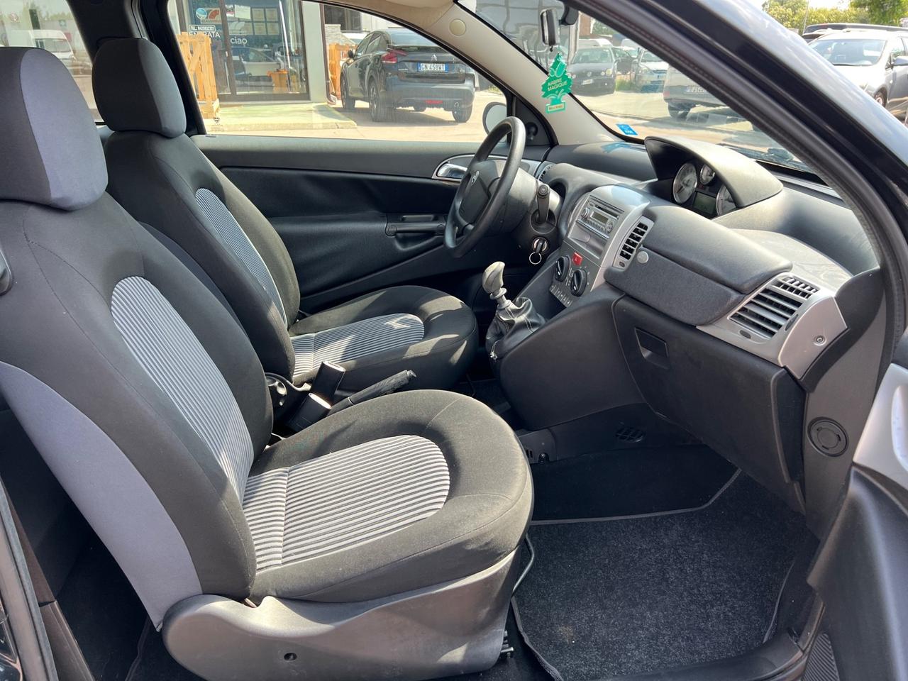 Lancia Ypsilon 1.2 Argento