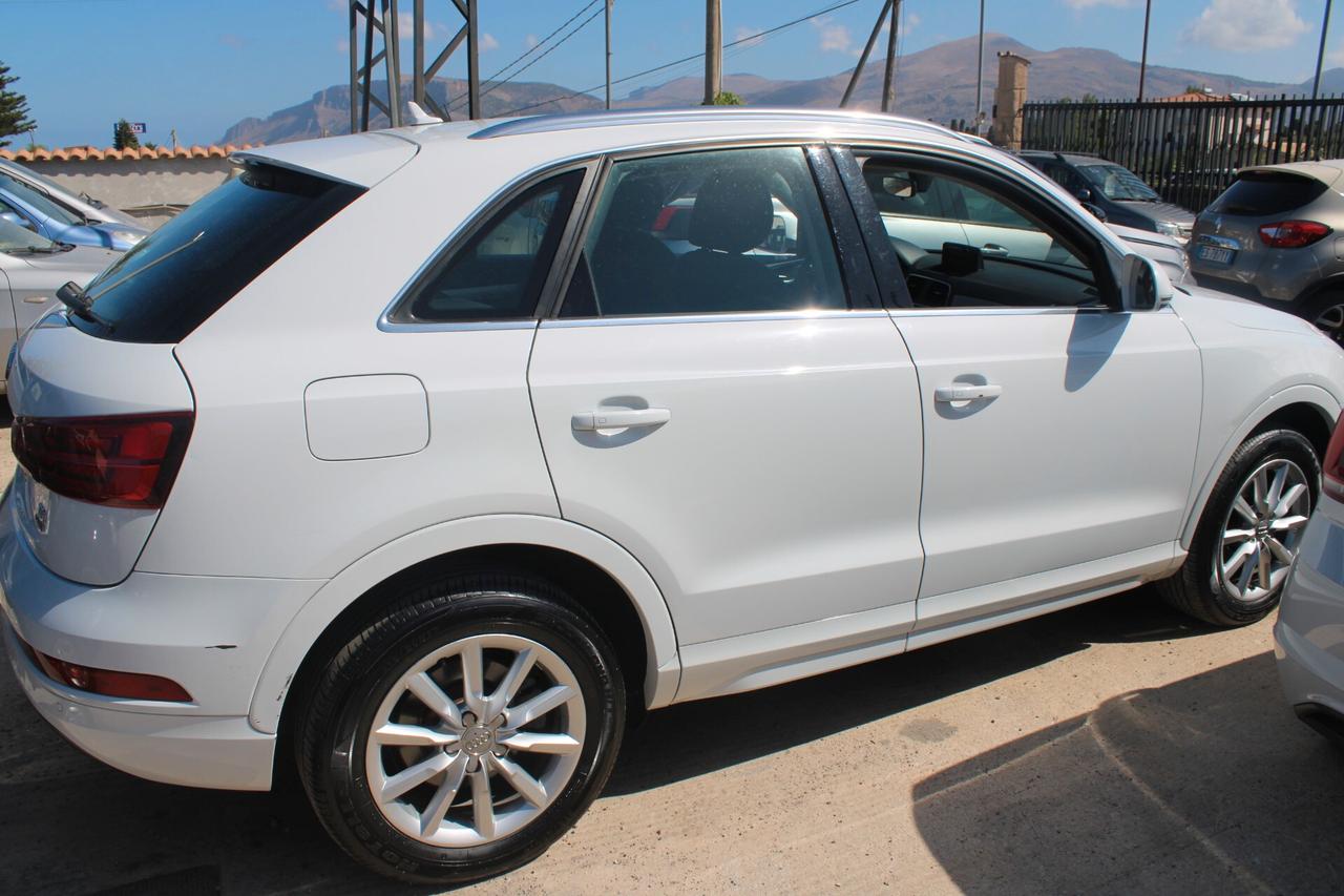 Audi Q3 2.0 TDI 150 CV Sport