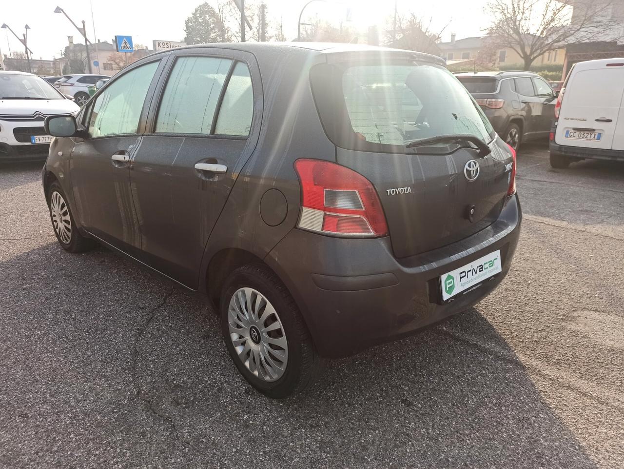 Toyota Yaris 1.0 5 porte