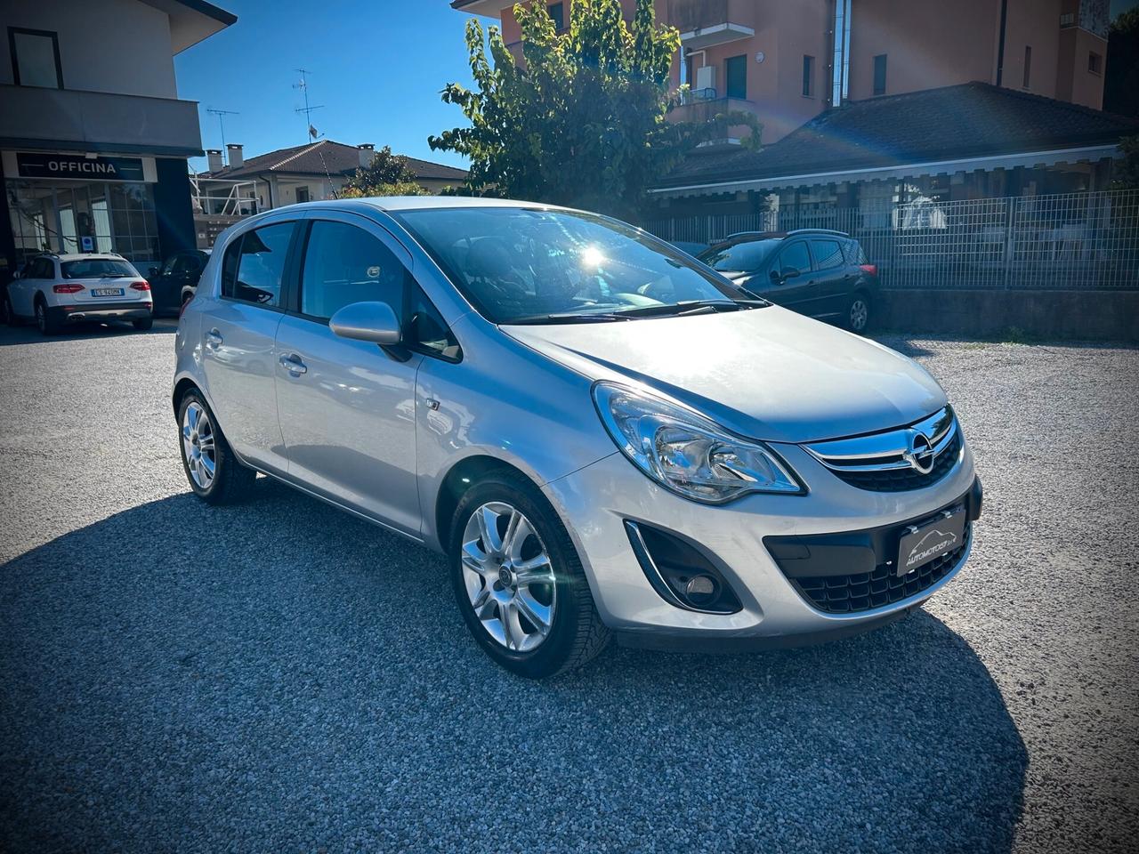 Opel Corsa 1.2 5 porte - NEOPATENTATI