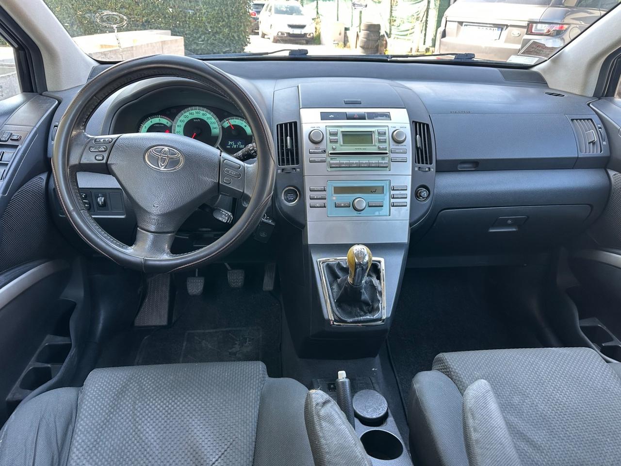 Toyota Corolla Verso 2.2 16V D-4D Sol