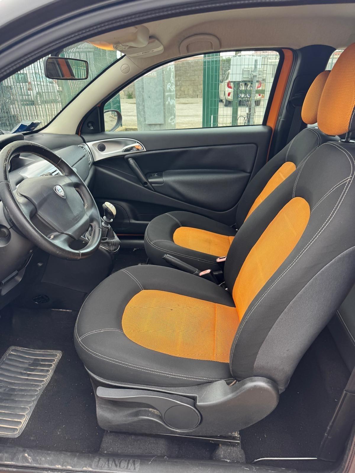 Lancia Ypsilon 1.2 Momo Design 8V NEOPATENTATI