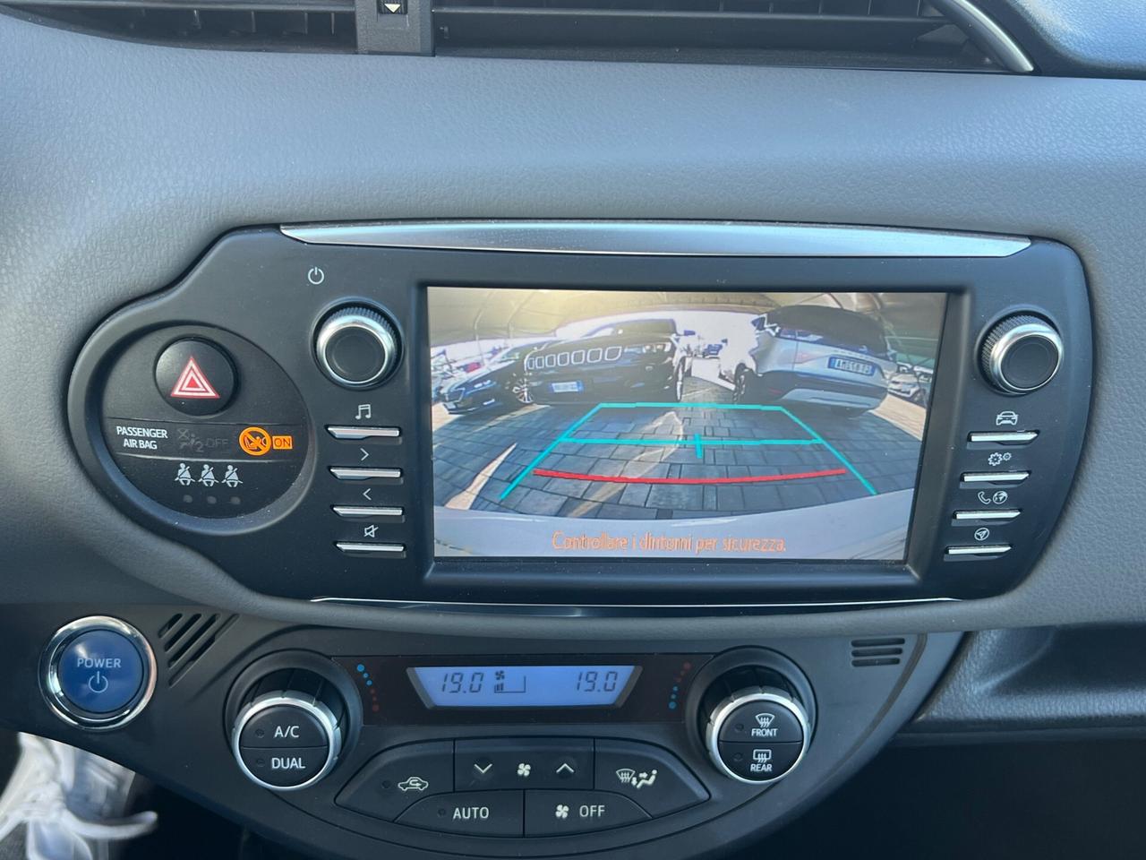 Toyota Yaris 1.5 Hybrid 5 porte Business