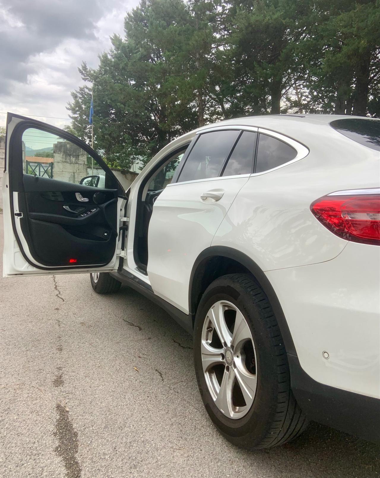 Mercedes GLC COME NUOVA solo 76000 book service
