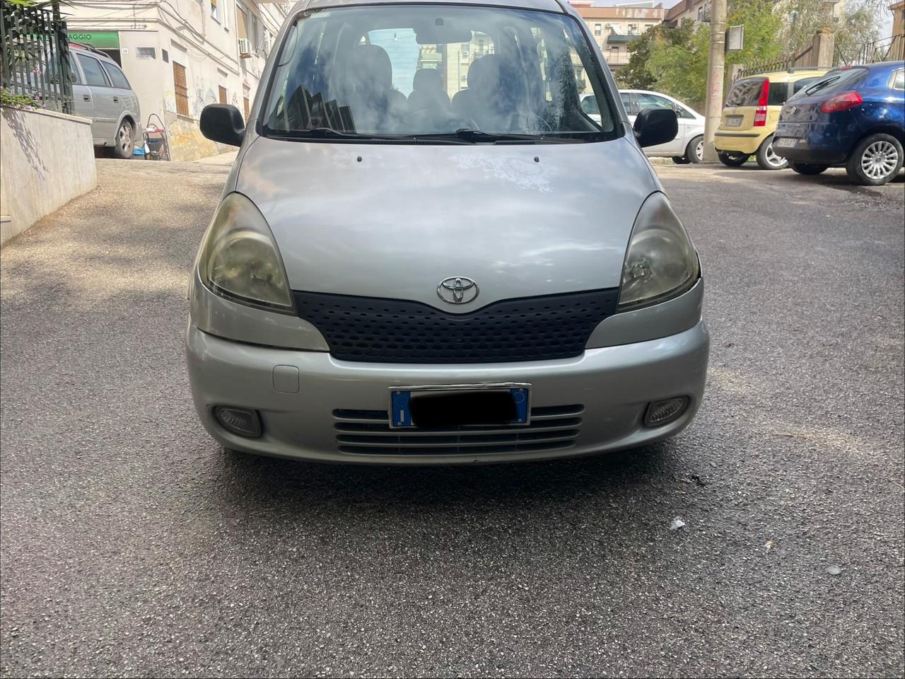 Toyota Yaris 1.3i 16V cat verso