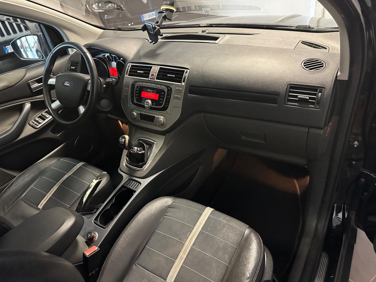 FORD KUGA 2.0 TDCi 136 CV 2WD TITANIUM TETTO PANORAMICO