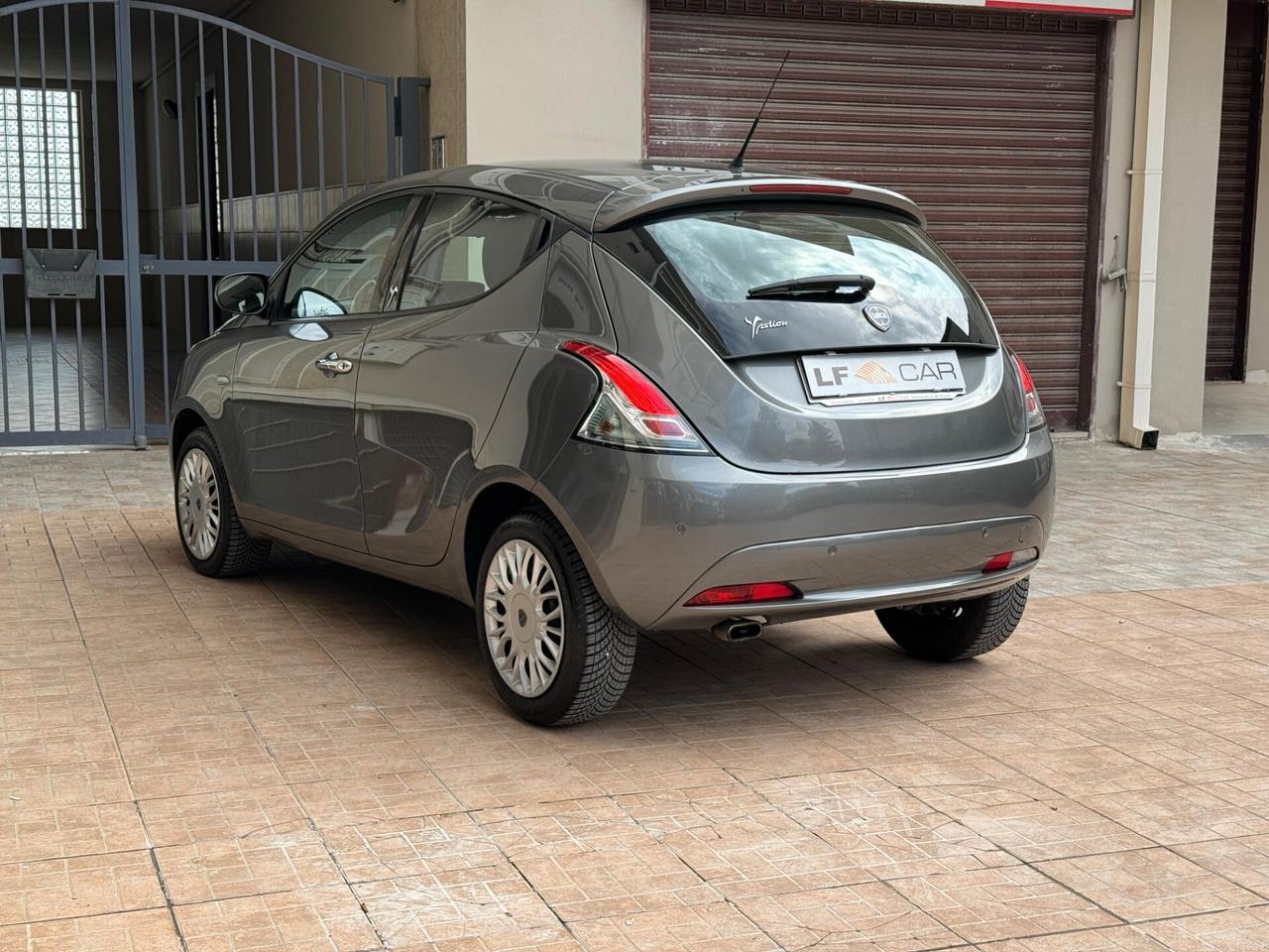 Lancia Ypsilon 1.3 MJT 16V 95 cv 5 porte S&S Platinum 5 posti